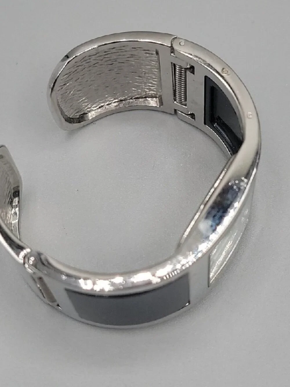 Vintage Ladies Fashion Quartz Watch Open Cuff Hinge Band Watch Fits Up To 8